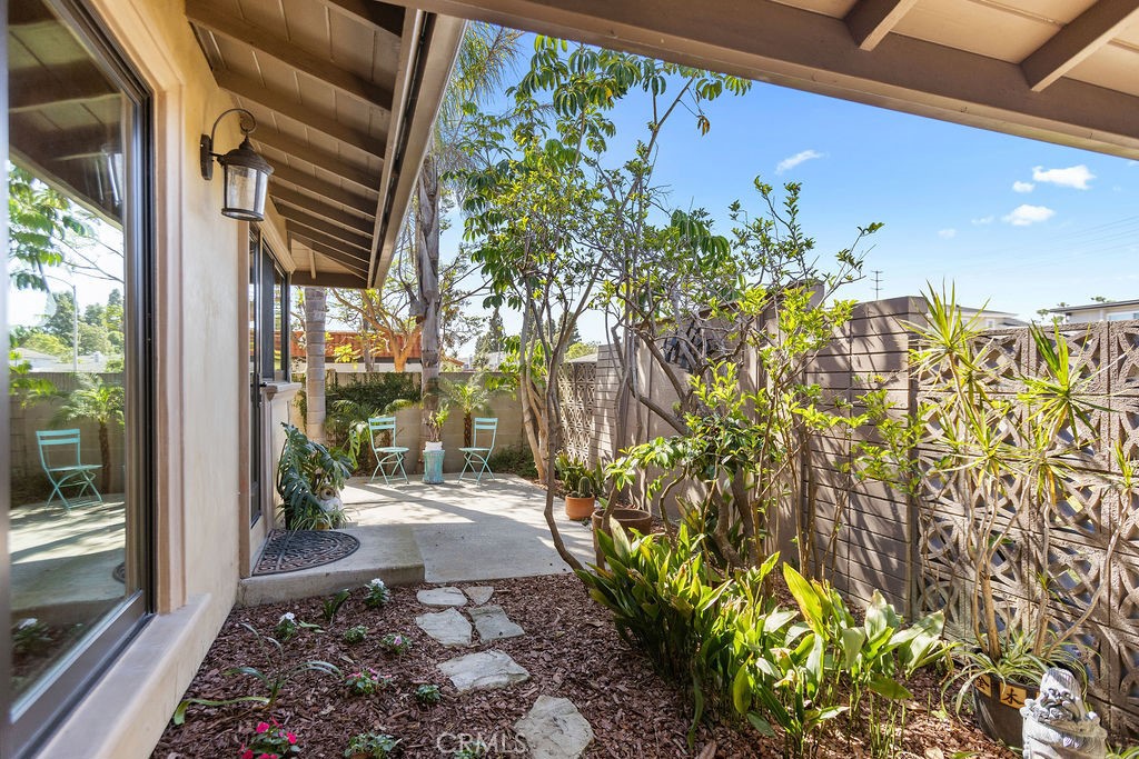 8222 Prestwick Circle