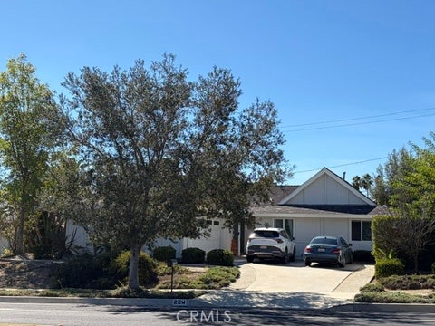 Photo of 22 W Avenida De Las Flores, Thousand Oaks, CA 91360 (MLS # OC26232482)