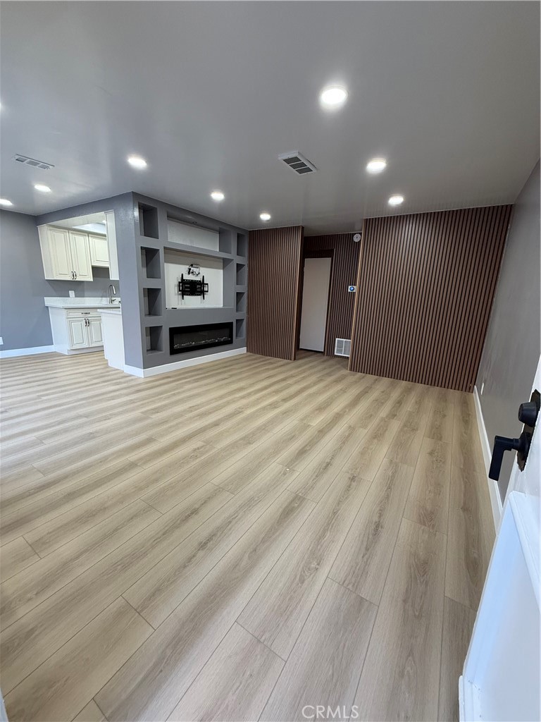 1804 Ewing Court