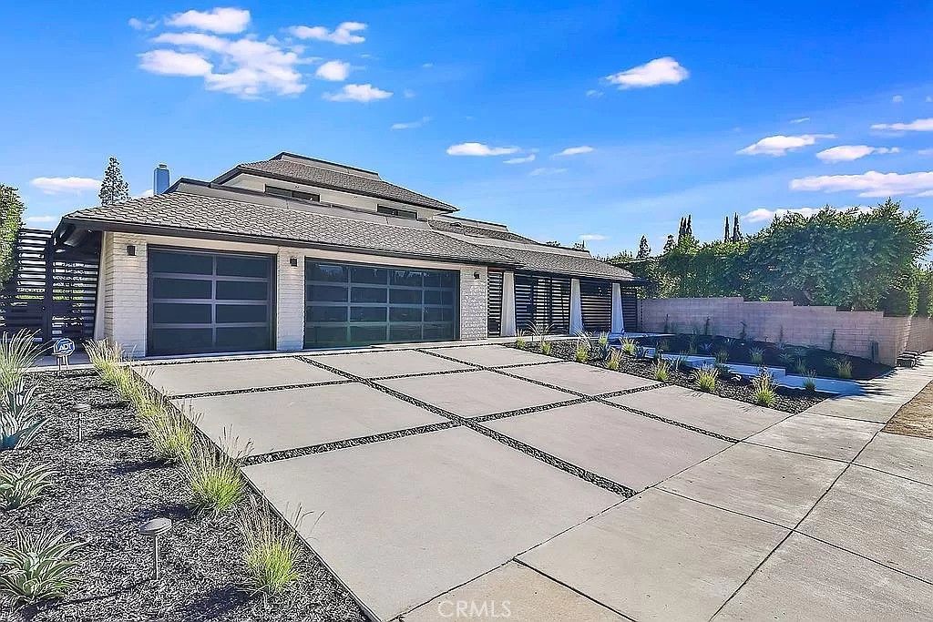 Photo of 19532 Bermuda Street, Porter Ranch, CA 91326 (MLS # OC26032659)