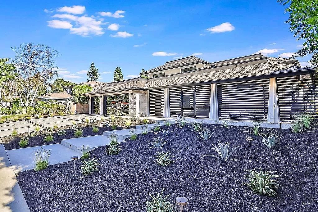 Photo of 19532 Bermuda Street, Porter Ranch, CA 91326 (MLS # OC26032659)