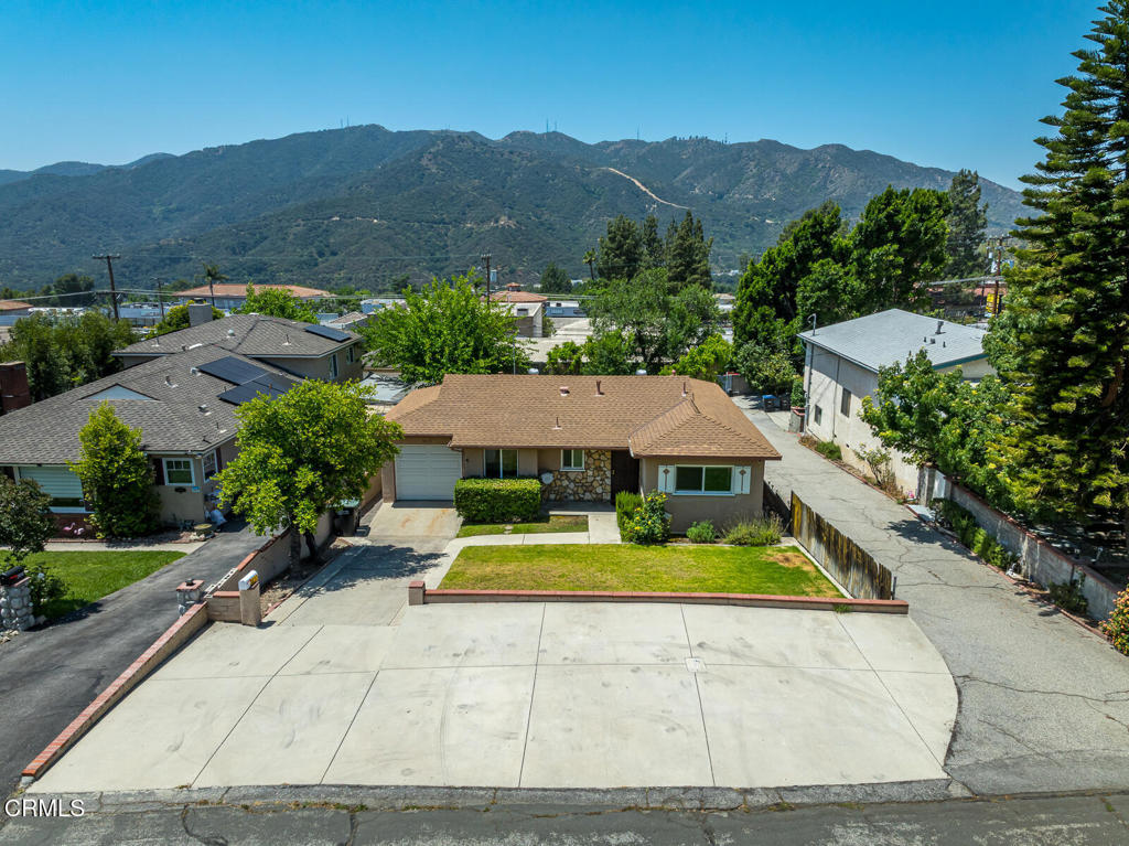 3910 Vista Court