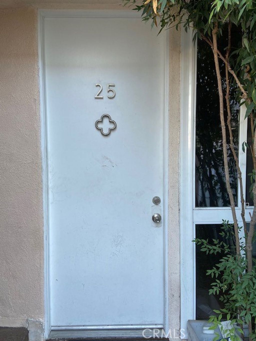 Photo of 5142 ZELZAH Avenue #25, Encino, CA 91316 (MLS # SR25219905)