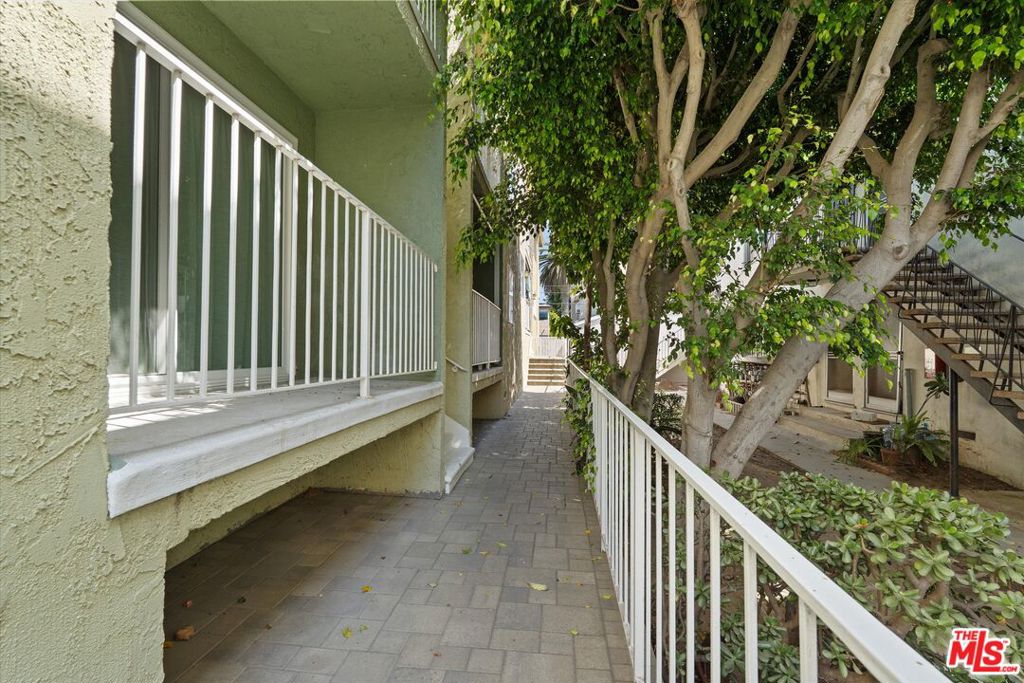 428 Hill Street 16