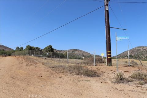 Photo of 0 Hanawalt Road, Agua Dulce, CA 91350 (MLS # SR25143879)