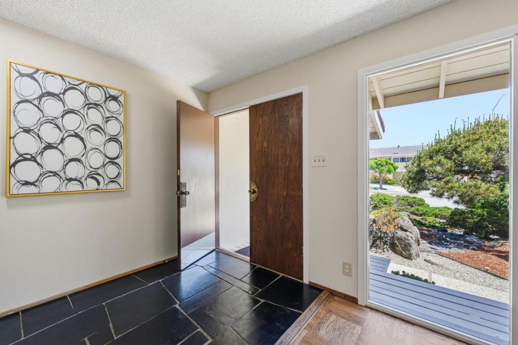 965 Helen Drive