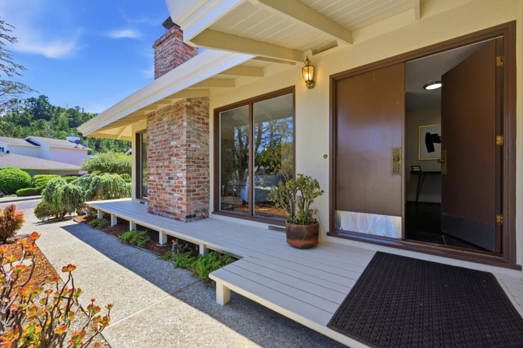 965 Helen Drive