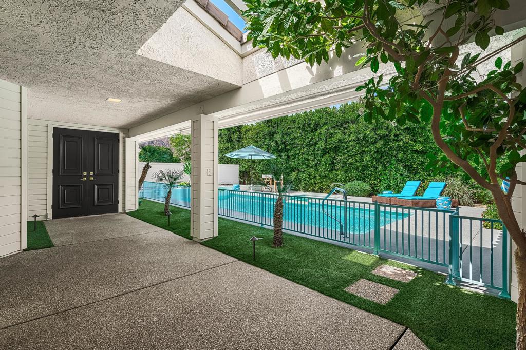 2 Sussex Court