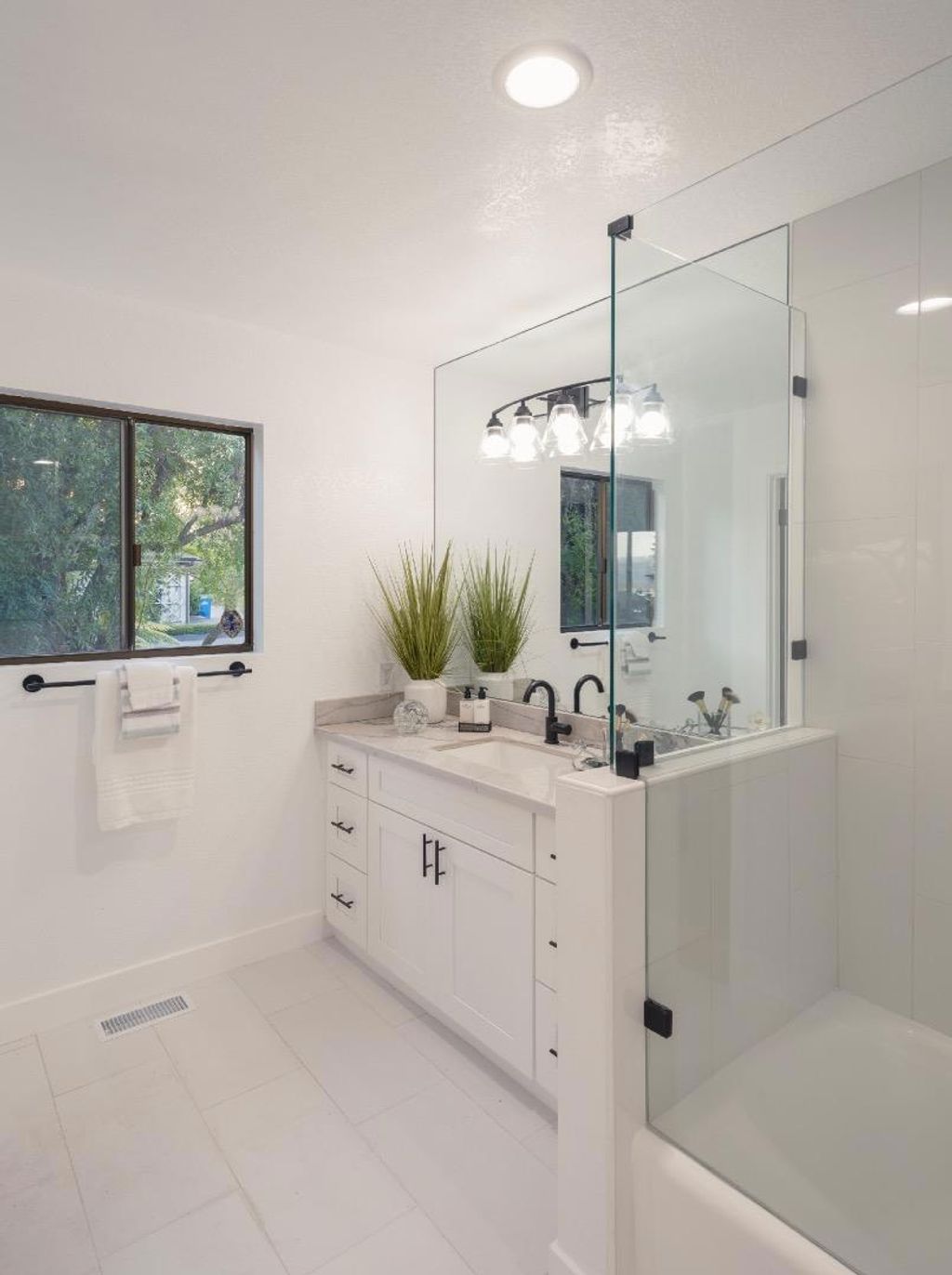 listing image 130726919725733217617