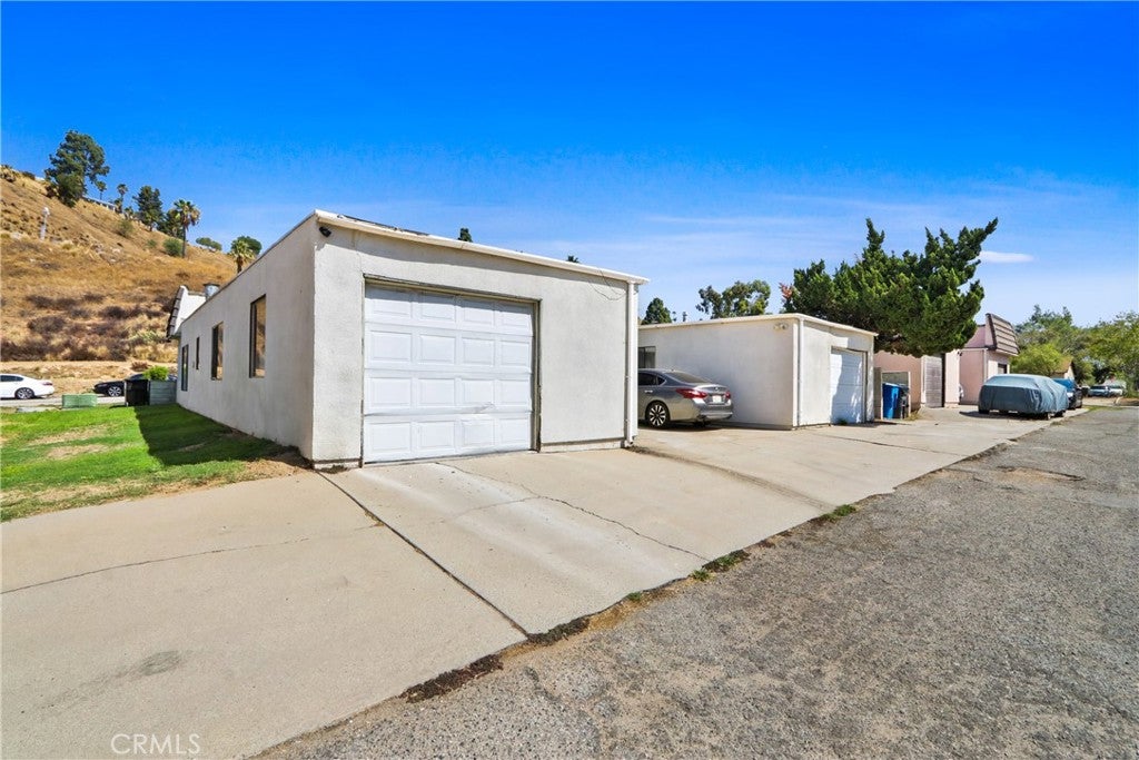 517 Acacia