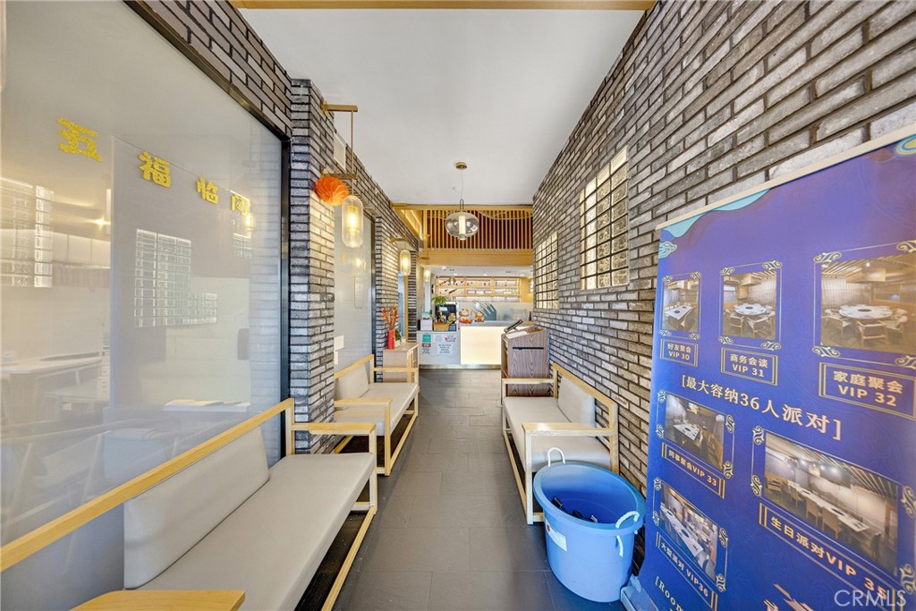 8752 Valley Boulevard