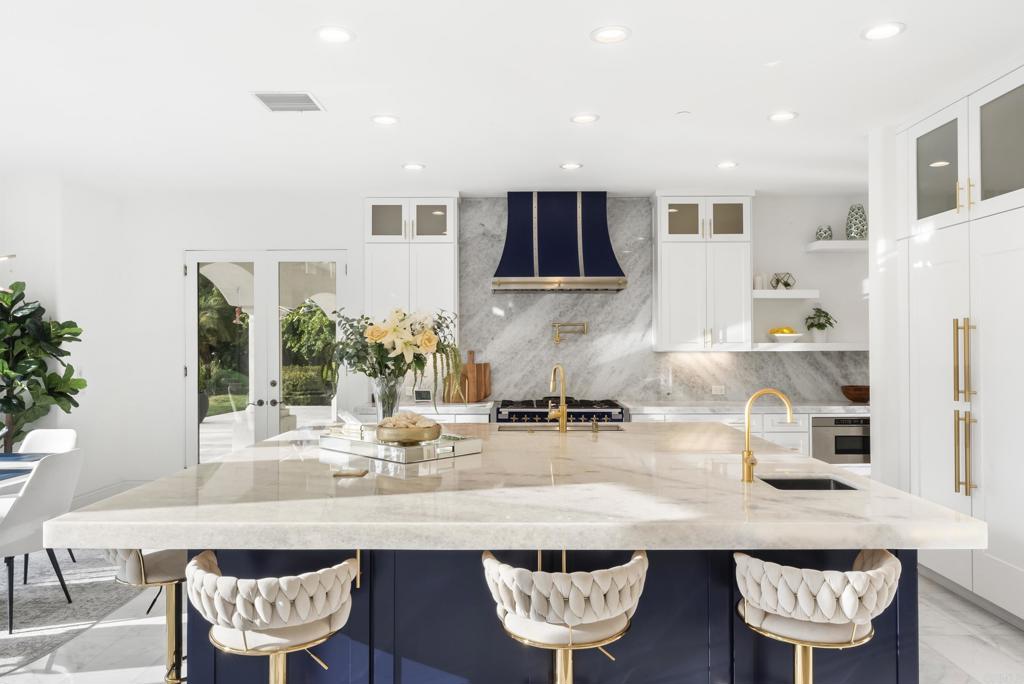 16301 Avenida De Los Olivos