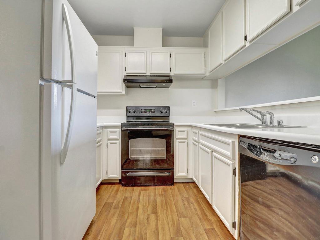 El Mirador - Residential Lease