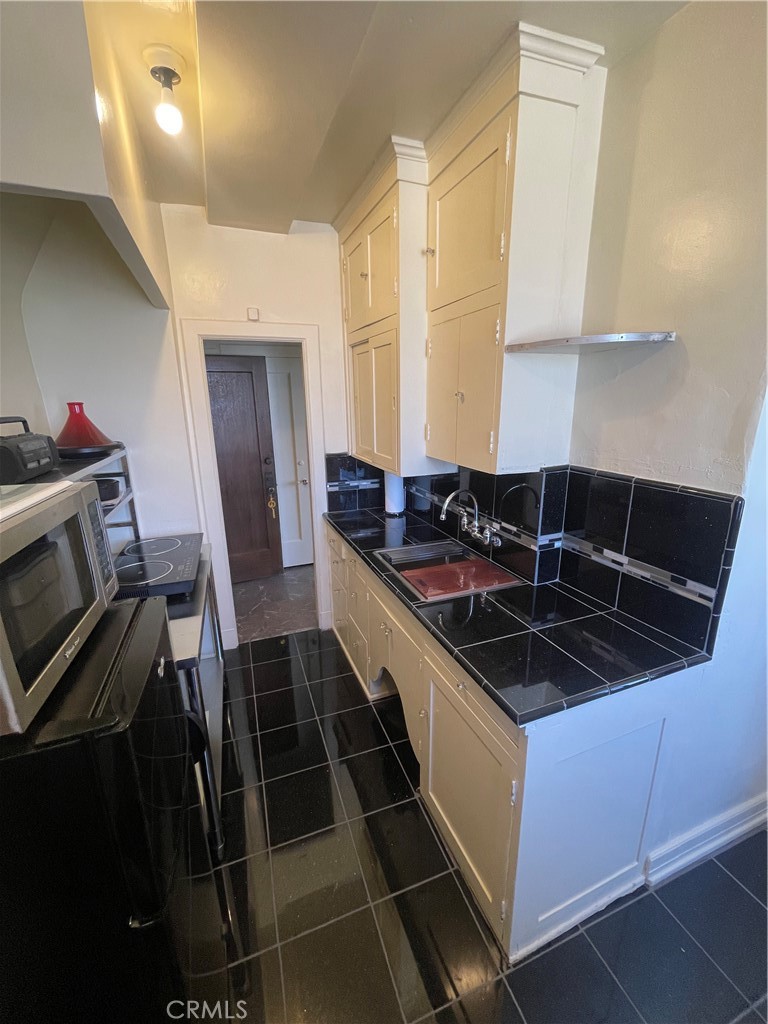 315 W 3rd Street 710