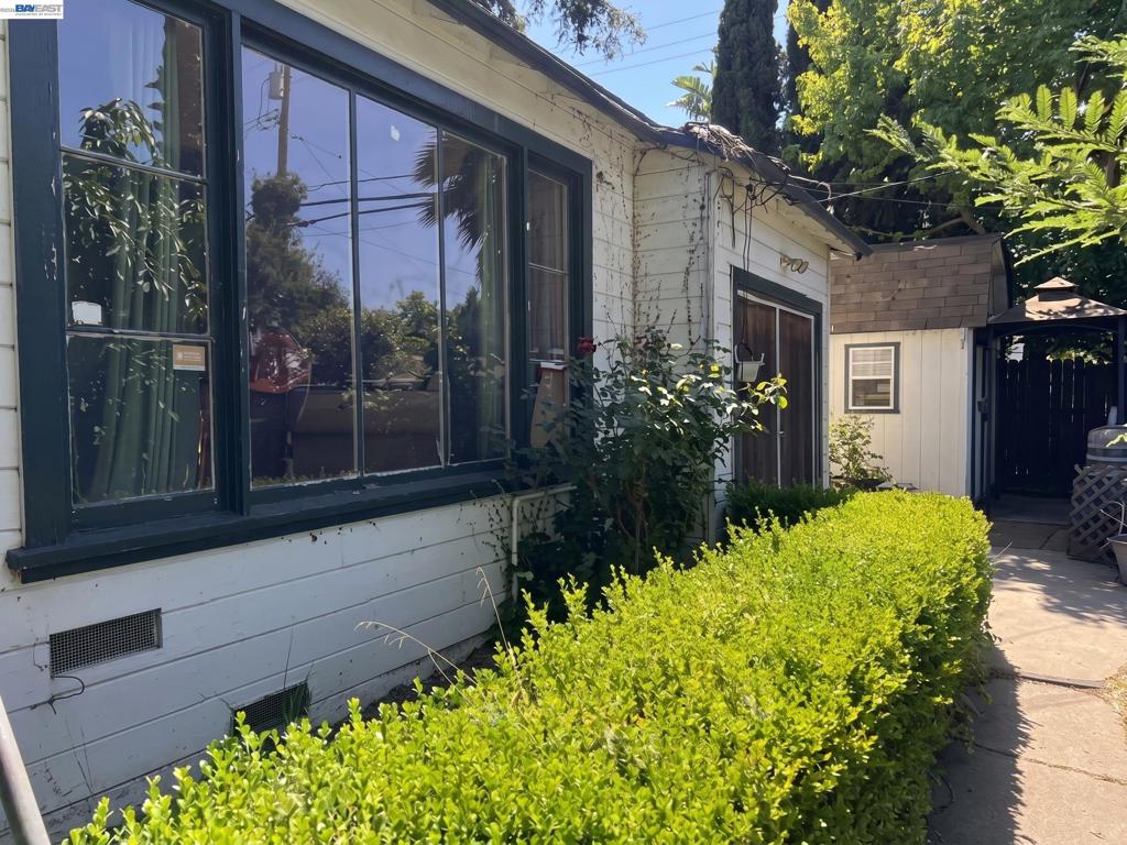 2080 East Ave