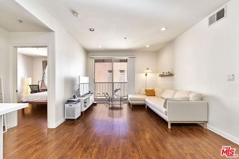 Photo of 360 W Avenue 26 #446, Los Angeles, CA 90031 (MLS # 26632021)
