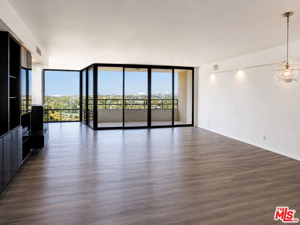 4316 Marina City Drive 519