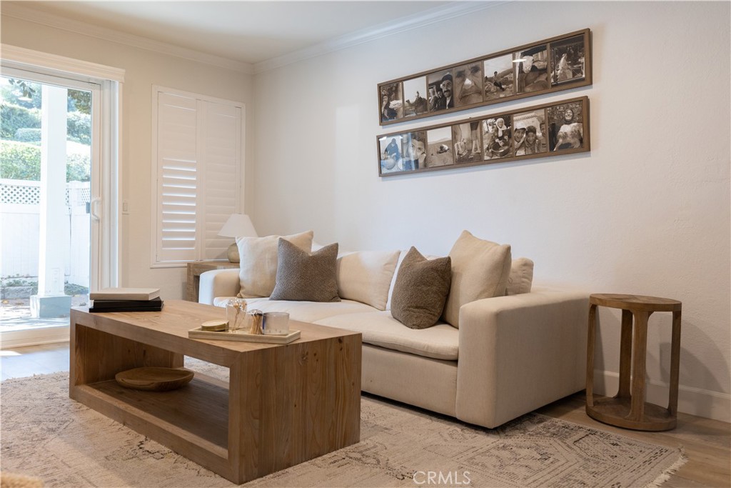 1322 W Park Western 211