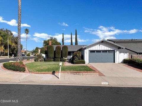 Photo of 2202 Aspenpark Court, Thousand Oaks, CA 91362 (MLS # 226001015)