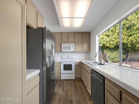 Tiny photo for 2202 Aspenpark Court, Thousand Oaks, CA 91362 (MLS # 226001015)