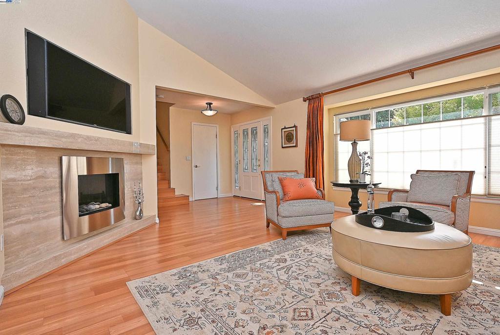 DUBLIN HILLS EST - Residential