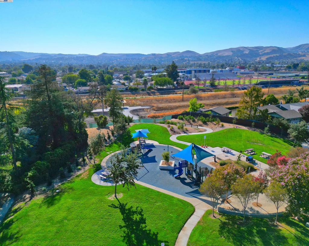 DUBLIN HILLS EST - Residential
