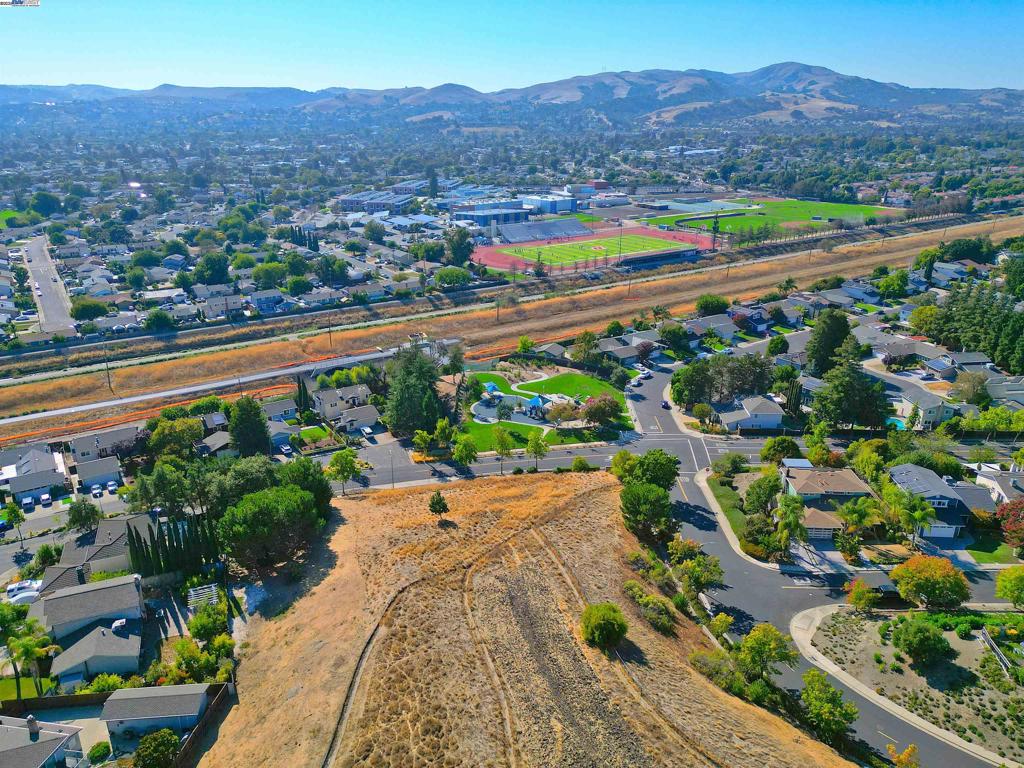 DUBLIN HILLS EST - Residential