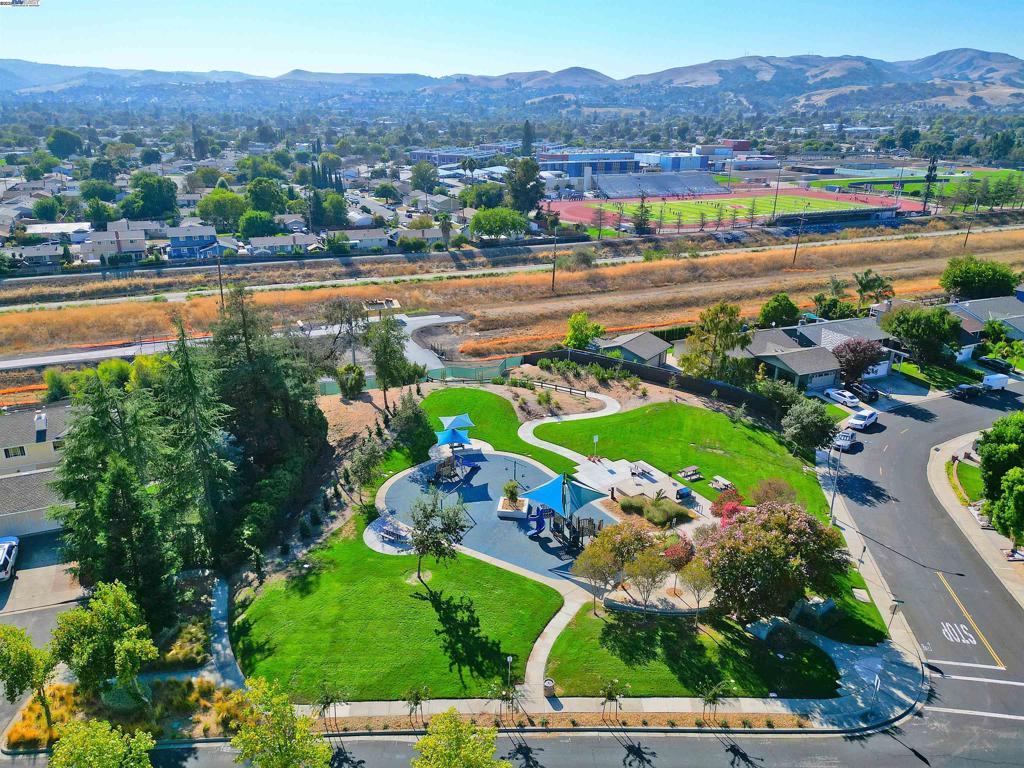 DUBLIN HILLS EST - Residential