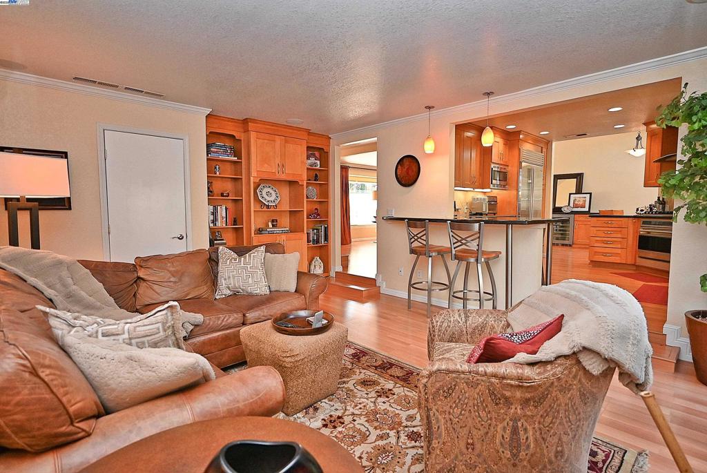 DUBLIN HILLS EST - Residential