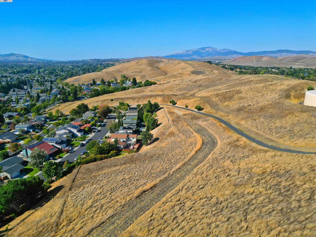 DUBLIN HILLS EST - Residential