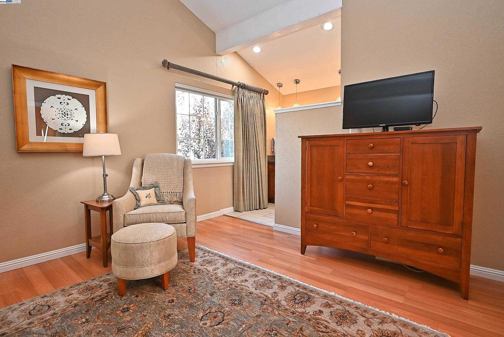 DUBLIN HILLS EST - Residential