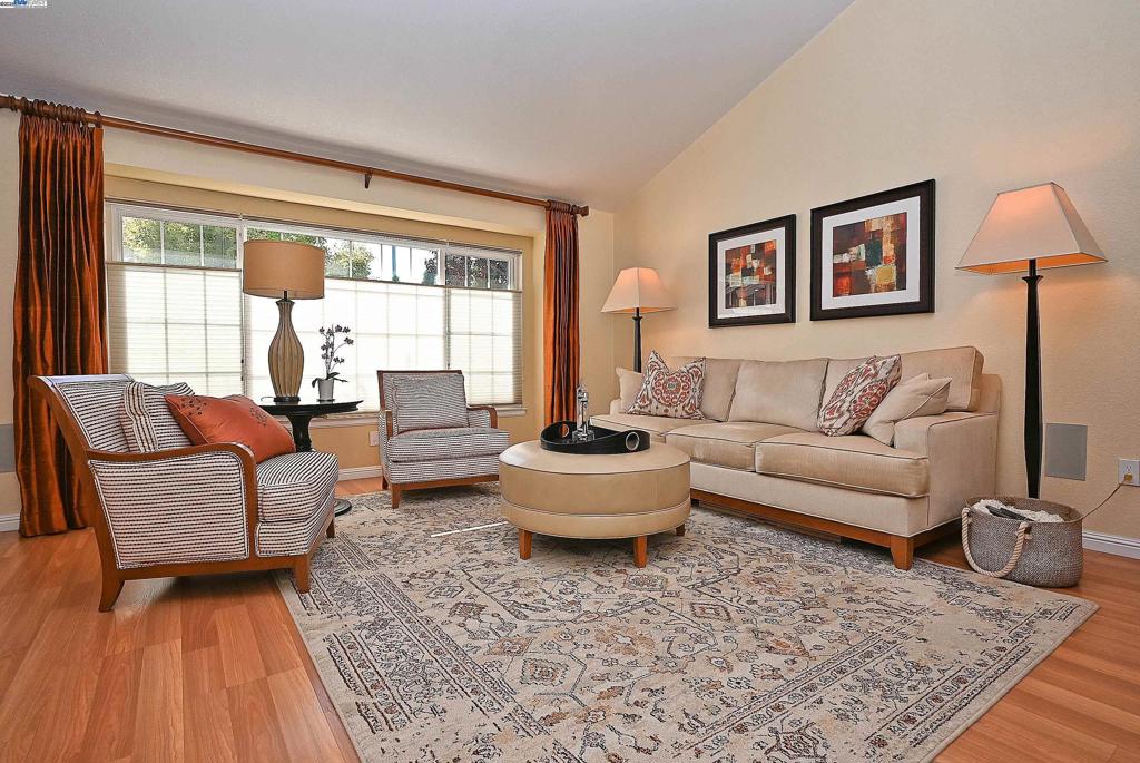 DUBLIN HILLS EST - Residential