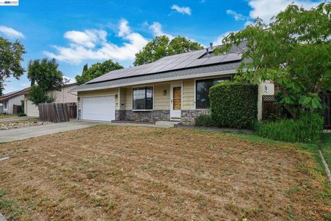 Photo of 1463 Wilton Rd RD, Livermore, CA 94551 (MLS # 41136542)