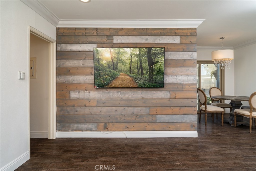 6041 Fountain Park Street 9