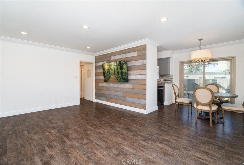 6041 Fountain Park Street 9