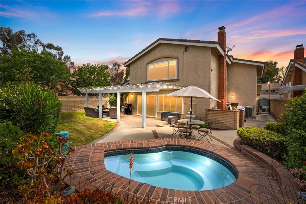 701 S Carriage Circle