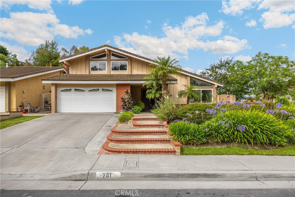 701 S Carriage Circle
