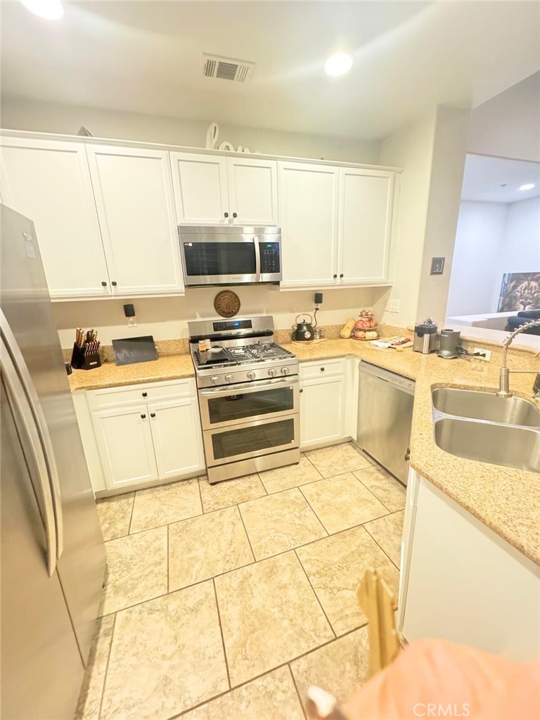 35848 Lajune St 1