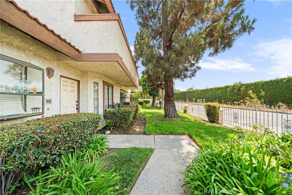 Charming Townhome in the Heart of West Covina – Prime Location & Move-In Ready
Welcome to this beautifully 3-bedroom, 2.5-bath townhome located in one of the most desirable neighborhoods of West Covina. Offering approximately 1,363 sq ft of living space, this home features a smart, functional layout, attached 2-car garage, and low HOA dues in a quiet, well-kept community.
Property Highlights:
• Bright and spacious open-concept living and dining area
• In-unit laundry, central A/C, and ample storage throughout
• Private front patio and direct access garage
• Ideal for families, first-time buyers, or investors
Unbeatable Location with Full Convenience:
• Walking distance to Plaza West Covina, Target, Best Buy, Macy’s, and more
• Just minutes from Costco, In-N-Out, Raising Cane’s, 85°C Bakery, and dozens of popular restaurants
• Quick access to I-10 and 605 freeways – easy commute to DTLA, Pasadena, El Monte, and the San Gabriel Valley
• Surrounded by parks including Del Norte Park and Shadow Oak Park for recreation
• Zoned for well-rated schools like Rowland Avenue Elementary (Rated 7/10) and Covina High School
Investment-Ready with Strong Rental Potential:
• Estimated market value: $540,000–$680,000
• Estimated rental income: $3,100/month
Don’t miss your chance to own a home in one of West Covina’s most convenient and thriving areas. Contact us today to schedule a private tour or request more details!