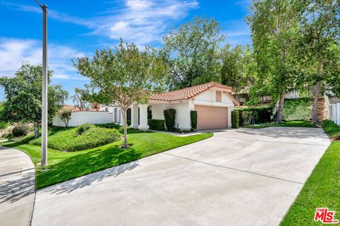 Photo of 15724 Kenneth Place, Canyon Country, CA 91387 (MLS # 26760217)