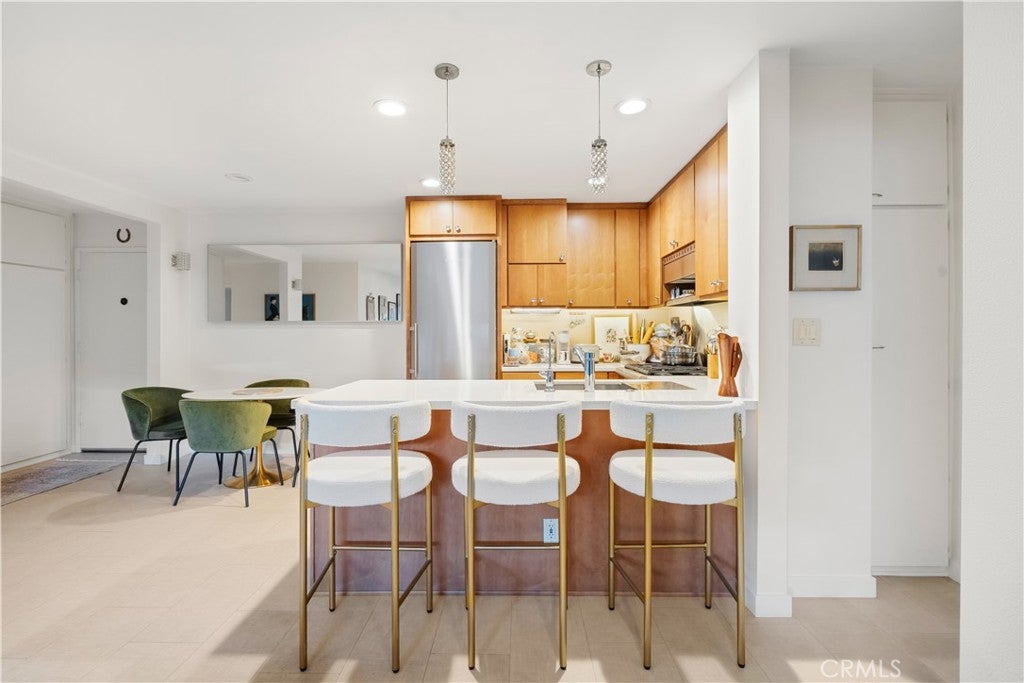 4727 W 147th 142
