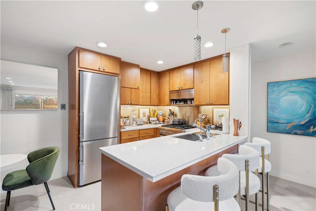 4727 W 147th 142