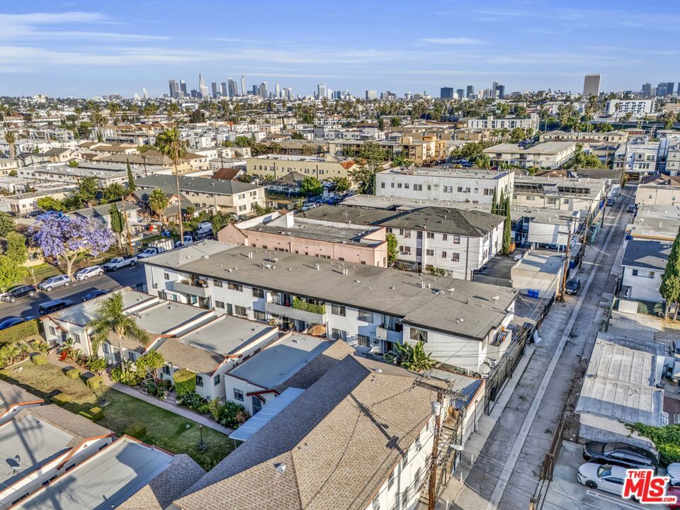 1045 N Ardmore Avenue