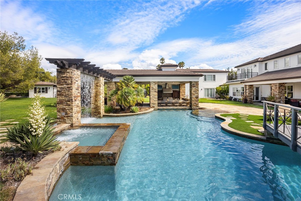 Manor House - Exclusive Gated Community - Residential