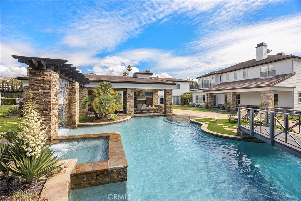 Manor House - Exclusive Gated Community - Residential