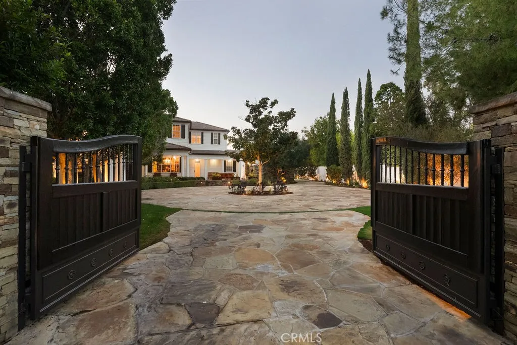 Yorba Linda, California 92886, United States, 6 Bedrooms Bedrooms, ,8 BathroomsBathrooms,Residential,Active,238757