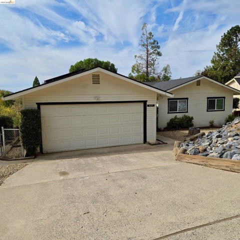 Photo of 237 Wyldewood Drive, Murphys, CA 95247 (MLS # 41152220)