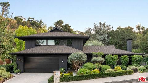 16828 Ivyside Place Encino CA 91436