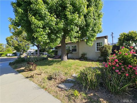 Photo of 863 Omar Street, Glendale, CA 91202 (MLS # SR26094943)