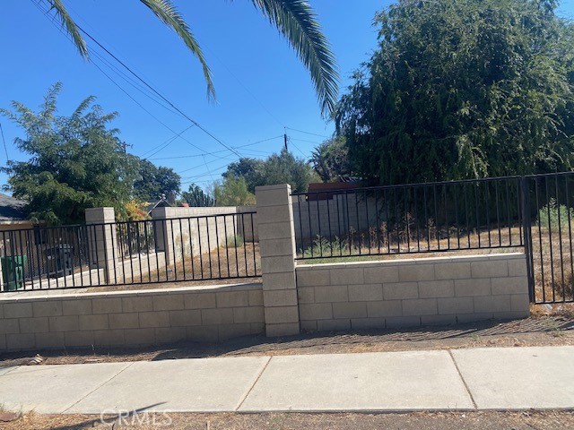 DownTown Corona - Land